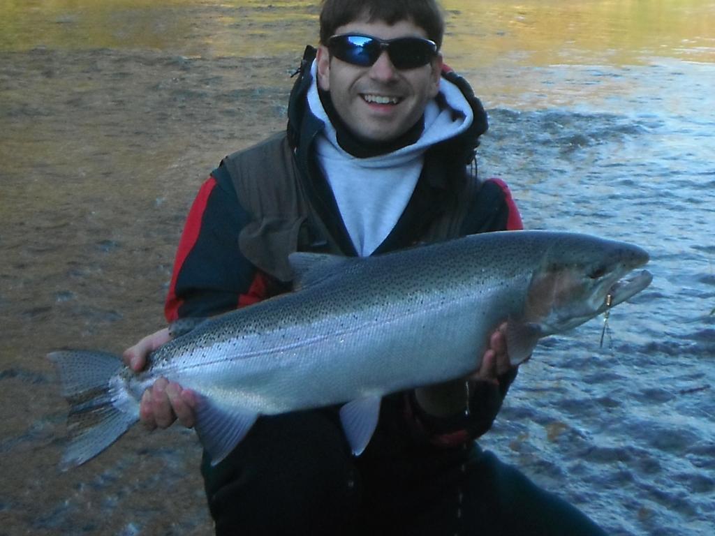 DSCF7277 River fishing for salmon with spinners and crankbaits