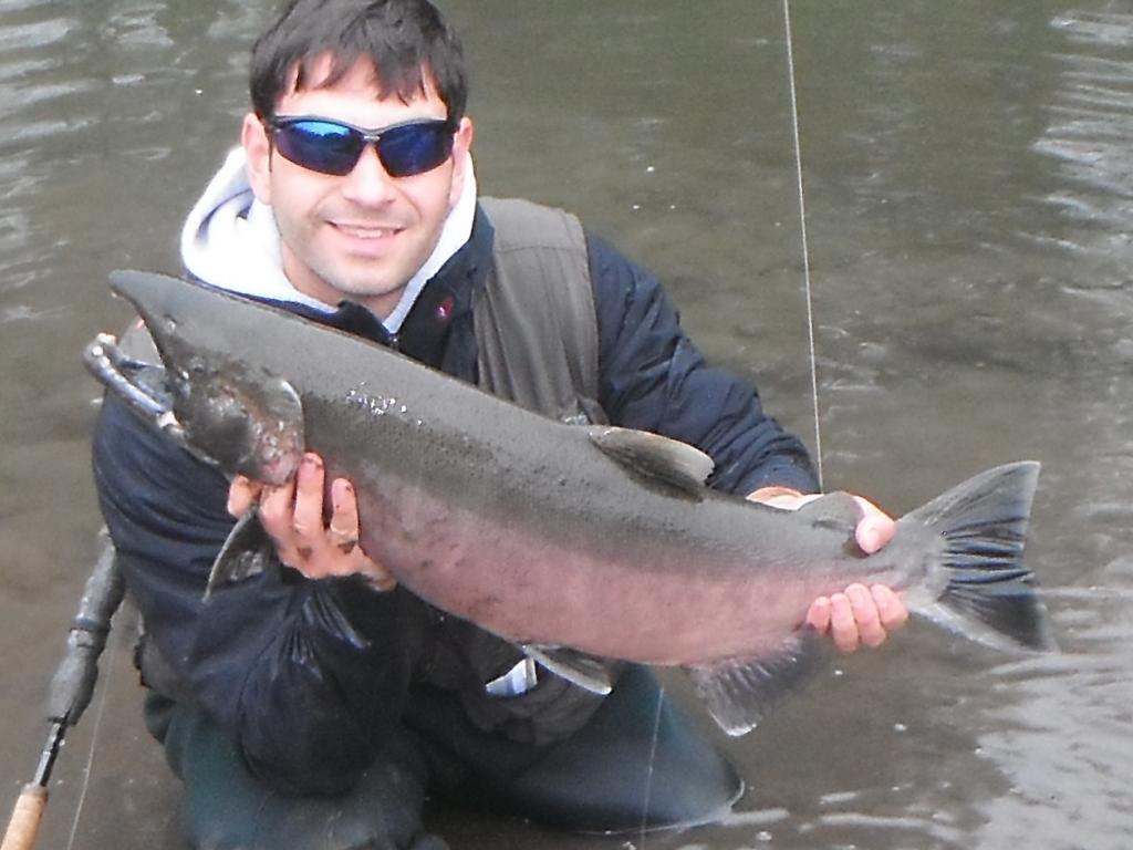 River fishing for salmon with spinners and crankbaits - Catching